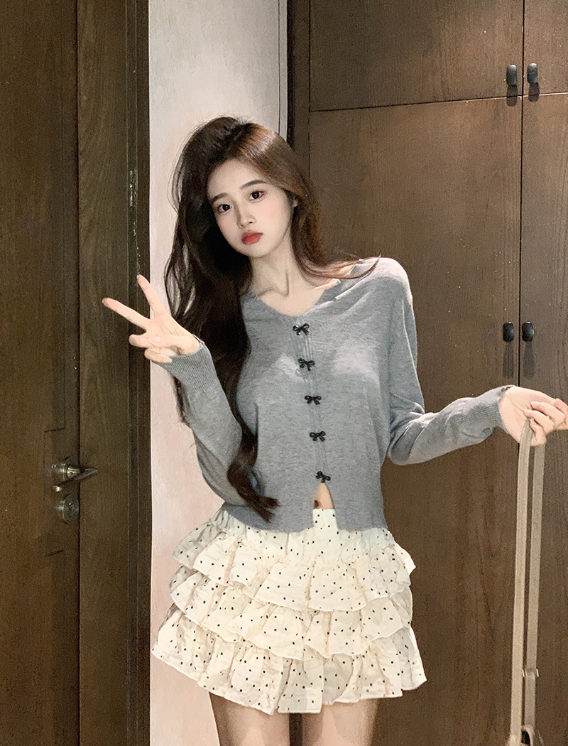 Long sleeve tops V-neck bottoming shirt for women