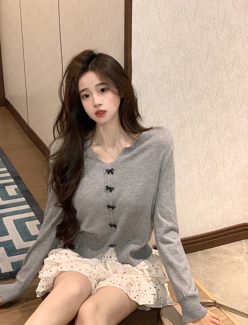 Long sleeve tops V-neck bottoming shirt for women