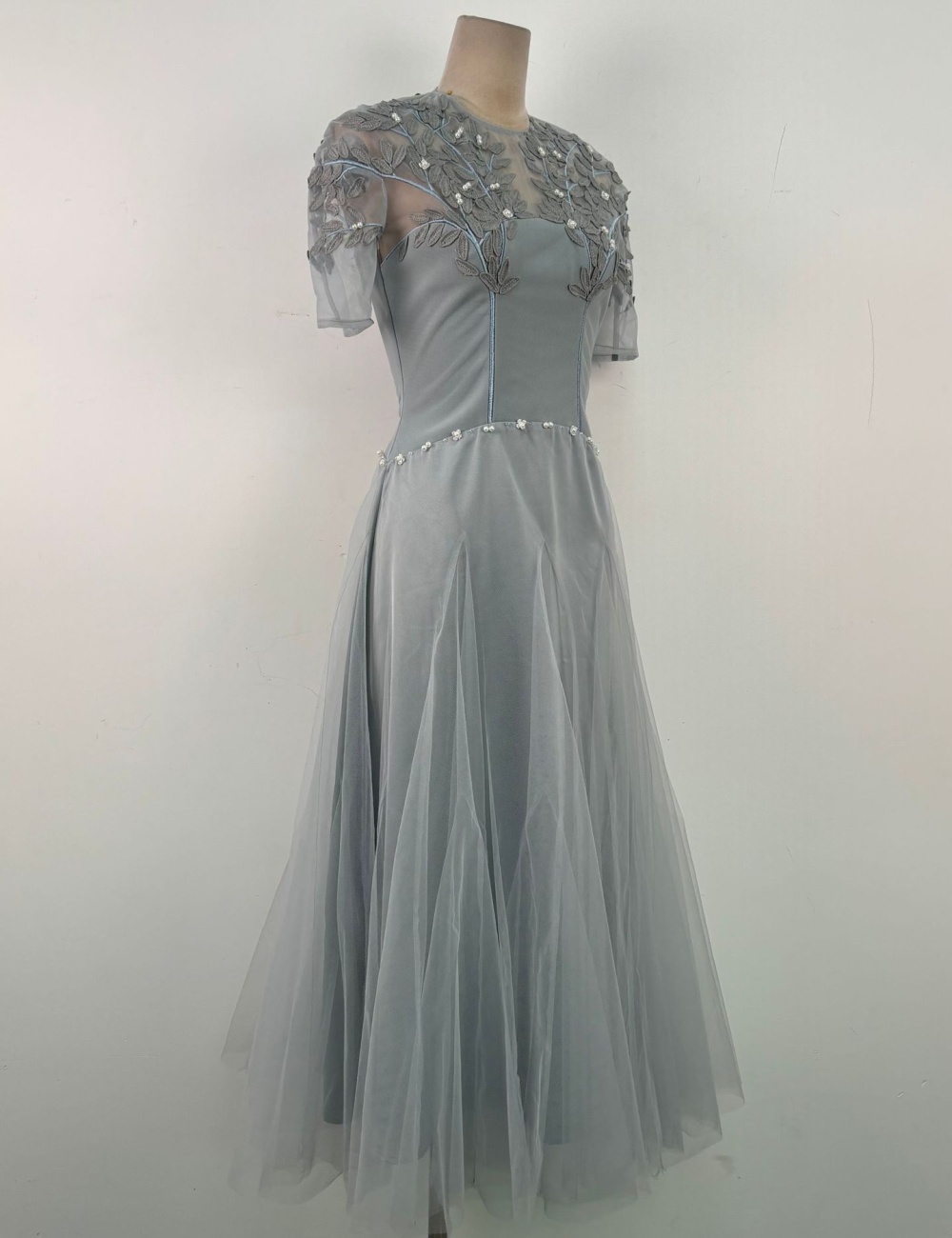 Embroidery pinched waist long dress temperament niche dress
