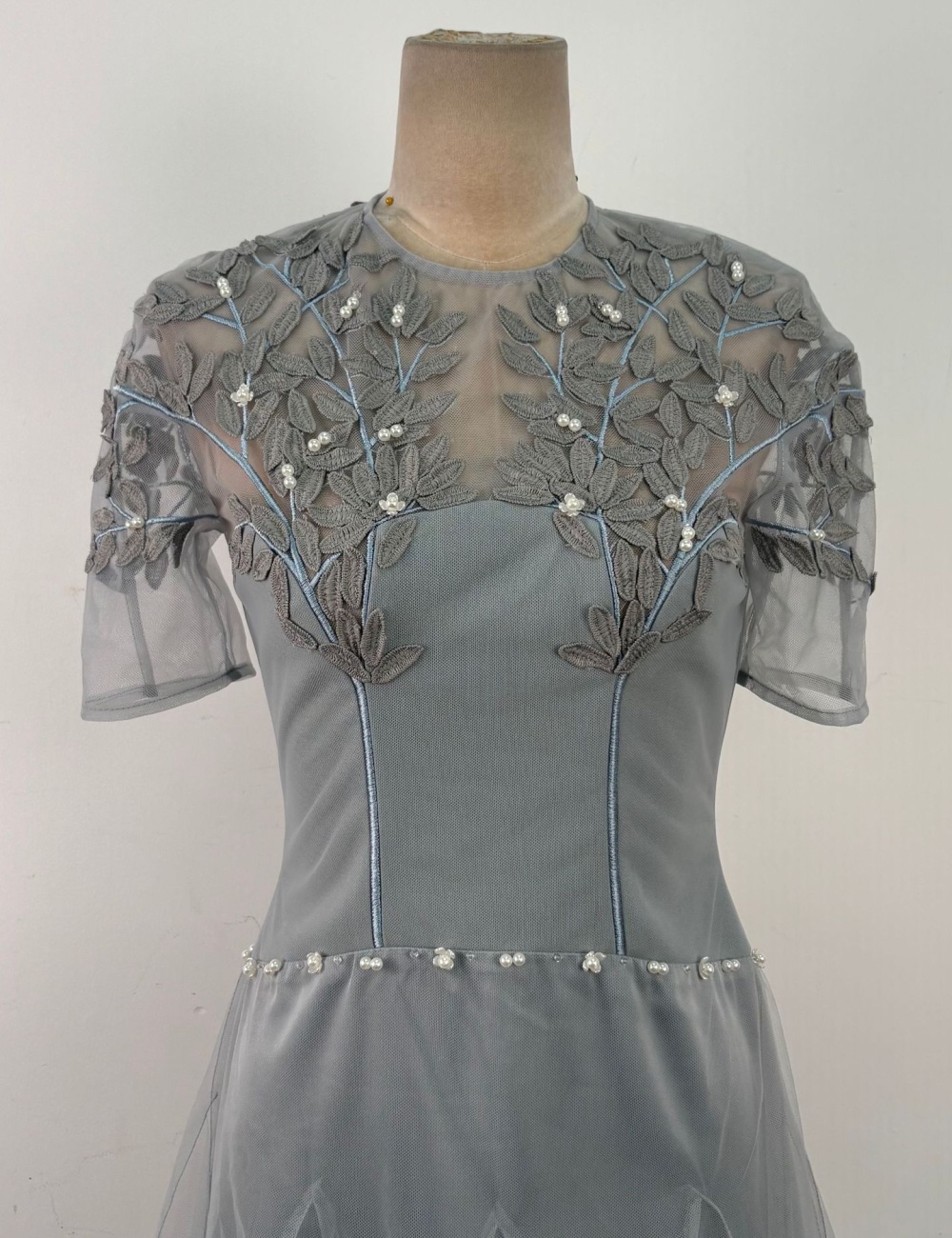 Embroidery pinched waist long dress temperament niche dress