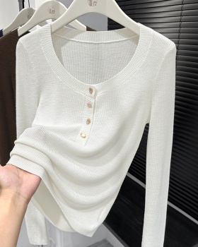 Long sleeve low collar sweater for women