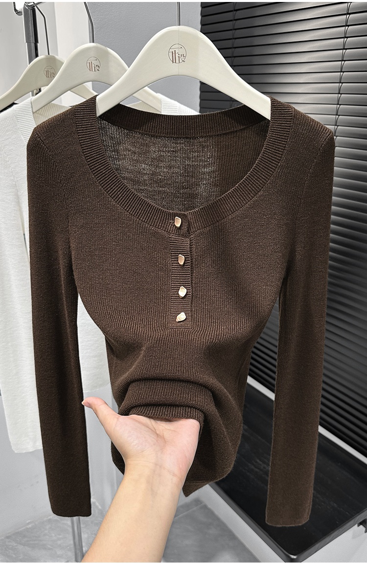 Long sleeve low collar sweater for women