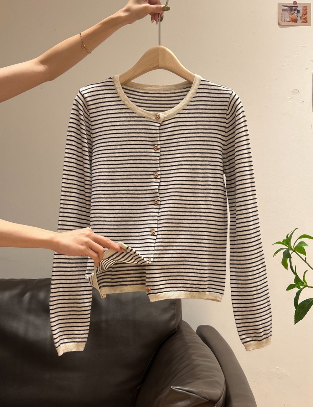 Retro autumn and winter stripe tops small round neck sweater