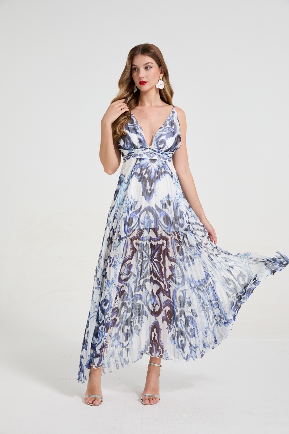 Pleated V-neck sexy long dress halter sling dress