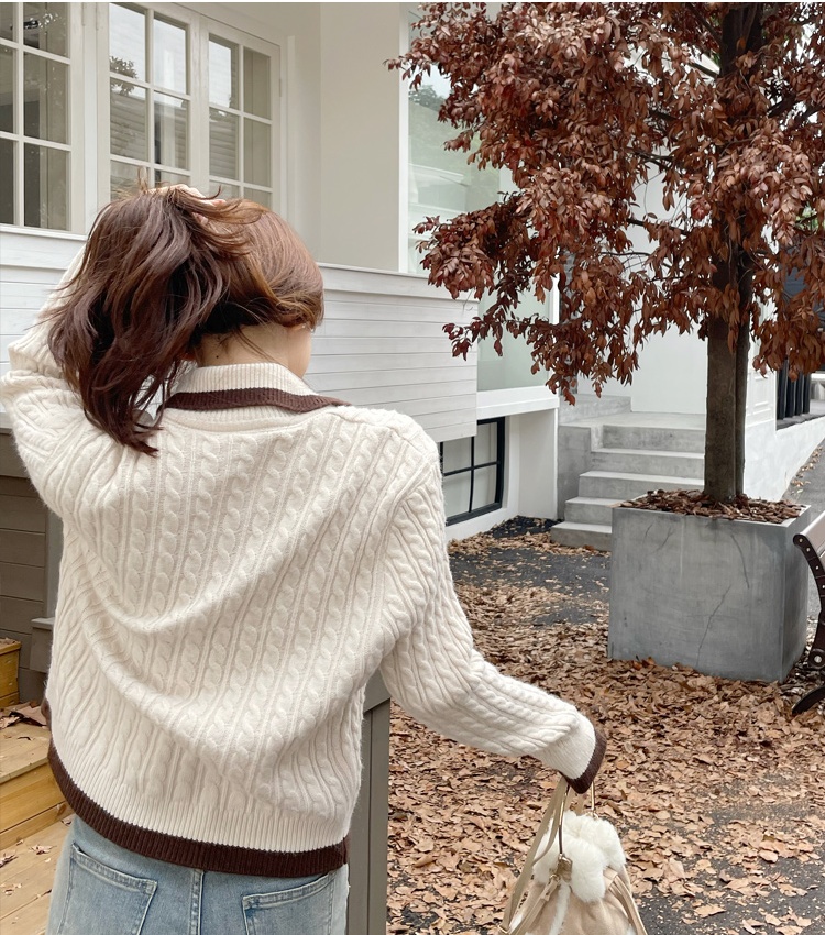 Fashion loose retro cardigan wears outside lapel coat