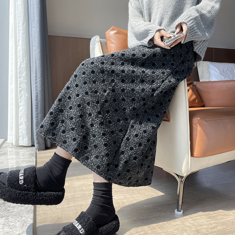 Modern long skirt autumn and winter skirt for women