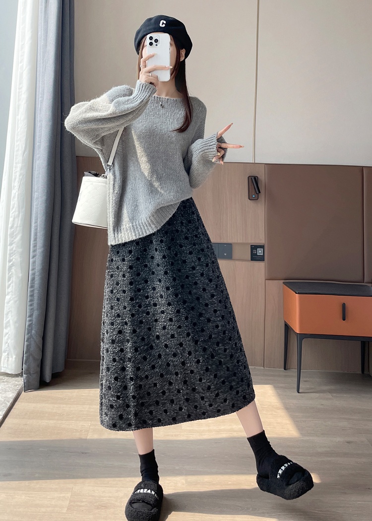 Modern long skirt autumn and winter skirt for women