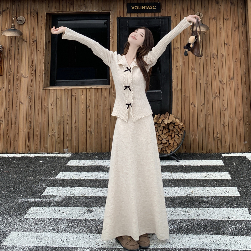 Wood ear long sleeve sweater autumn skirt a set