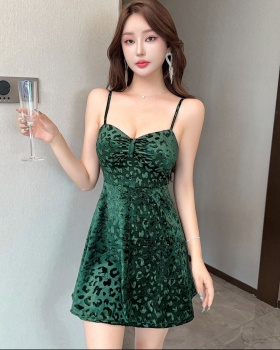 Big skirt golden velvet sling bottoming low-cut dress