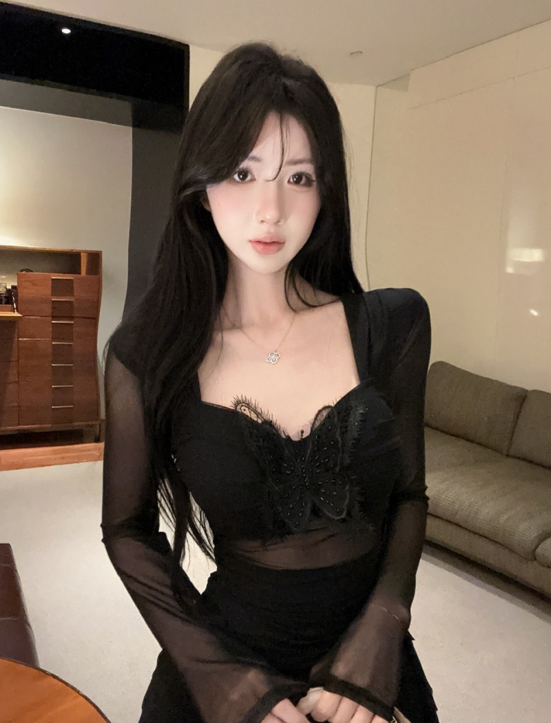 Strapless long sleeve low-cut short package hip dress