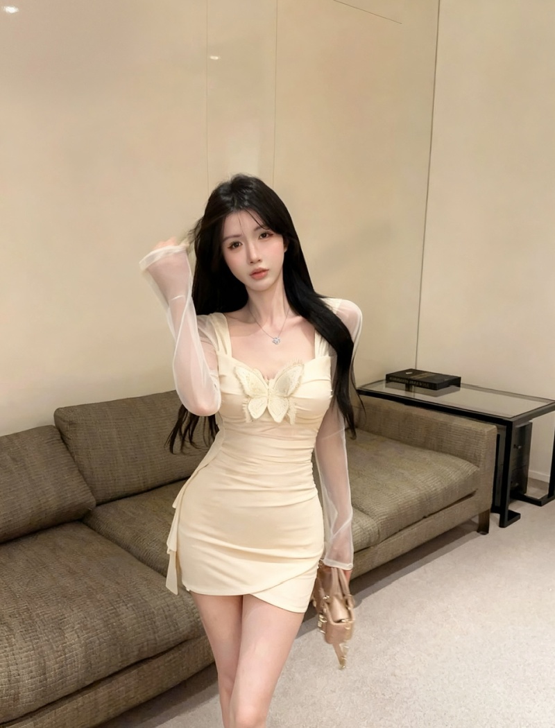 Strapless long sleeve low-cut short package hip dress