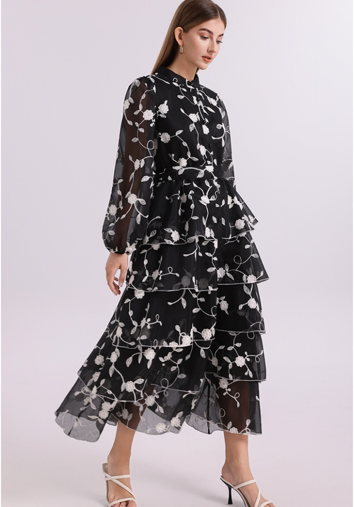 Cake France style court style with belt dress