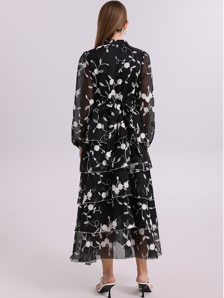 Cake France style court style with belt dress