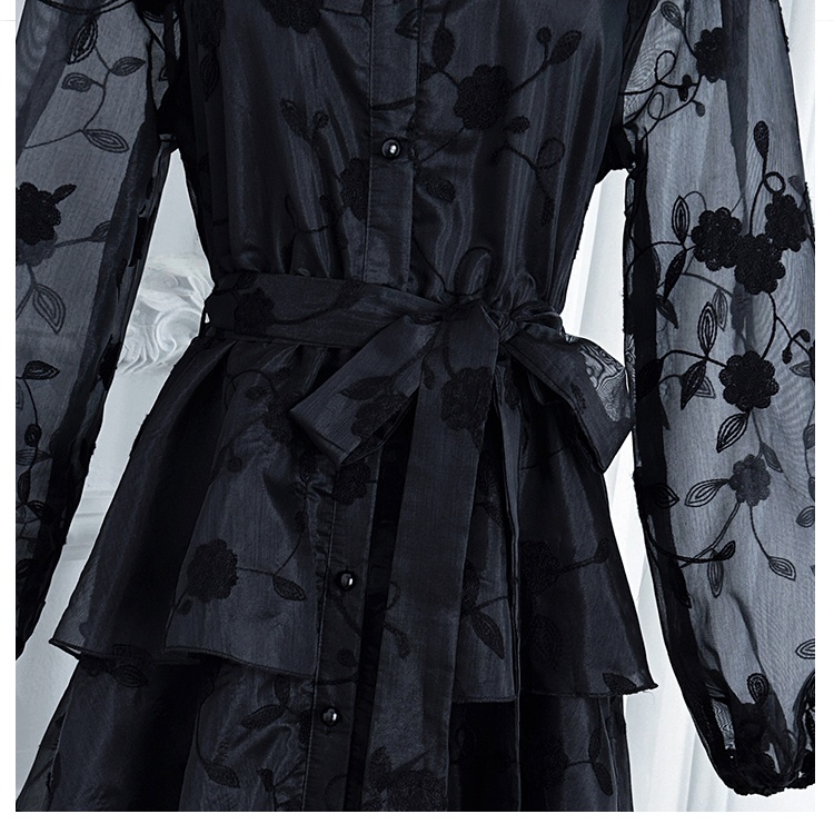 Cake France style court style with belt dress