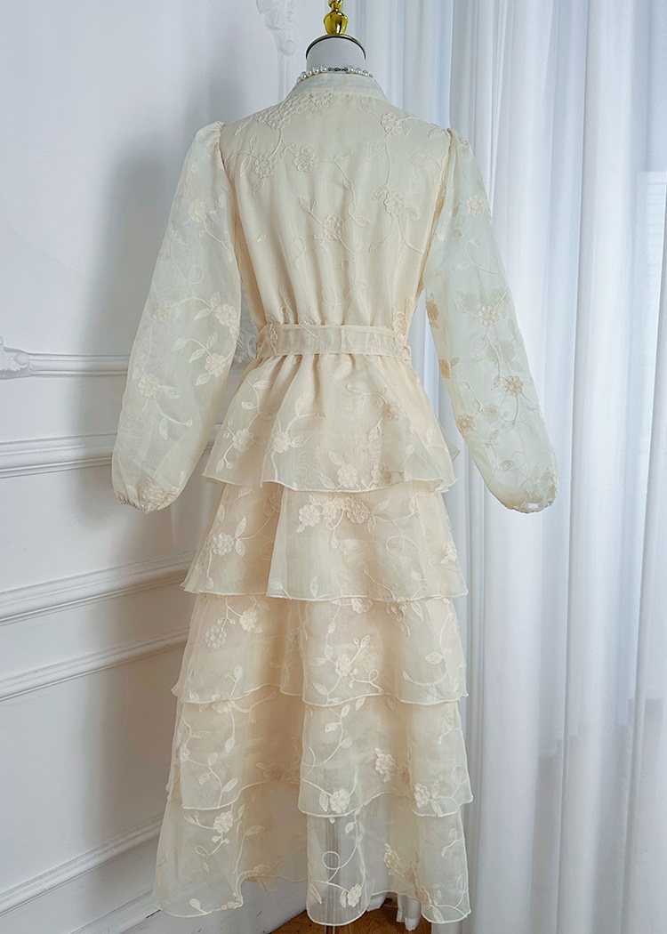 Cake France style court style with belt dress