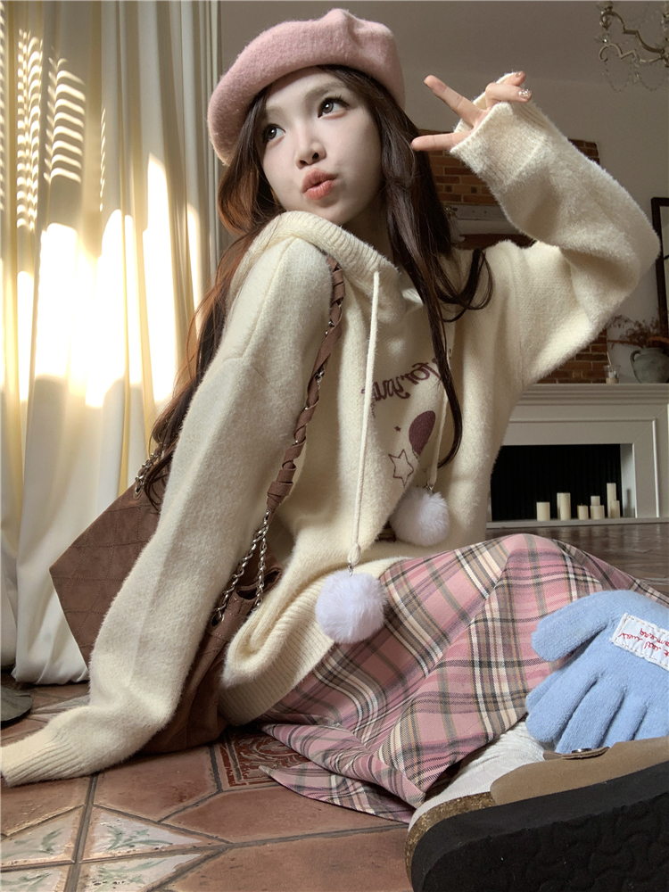 Hooded college style lazy large yard hairball sweater