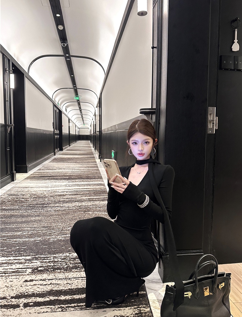 Knitted retro package hip dress slim V-neck long dress