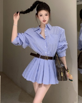Pinched waist blue-white dress shoulder pads shirt for women