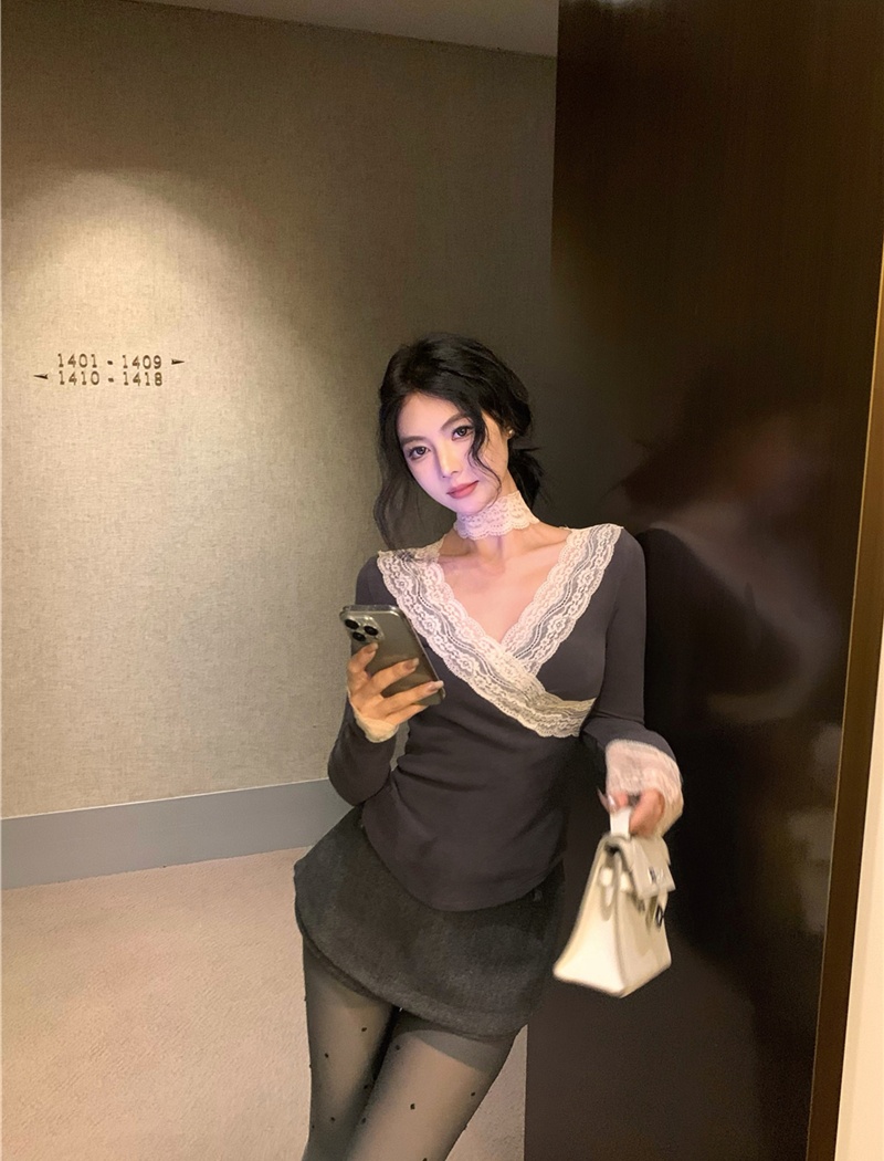 Slim retro sexy T-shirt lace V-neck enticement tops