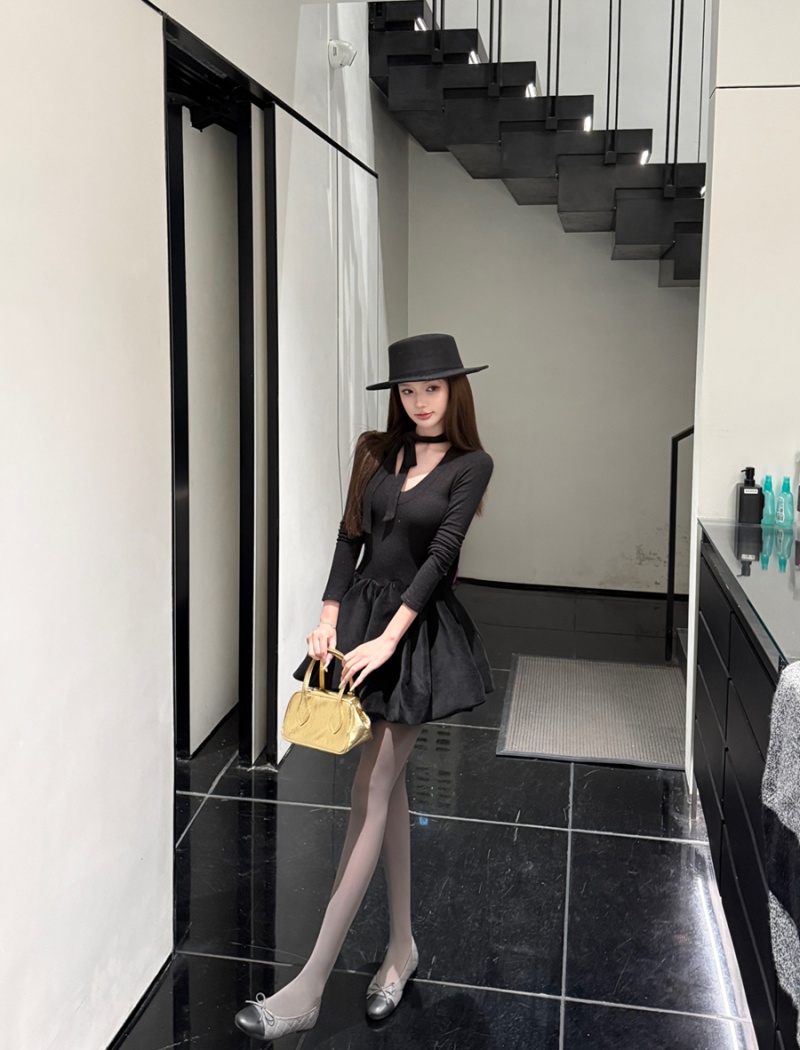 Black sexy frenum knitted splice V-neck dress for women