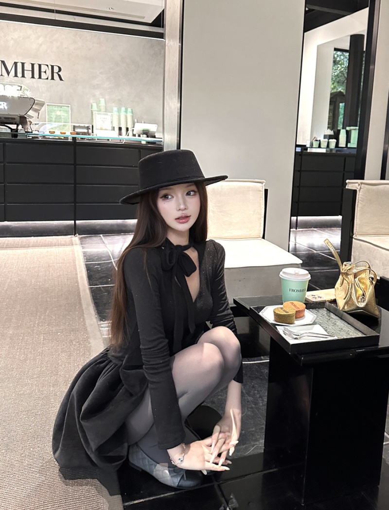 Black sexy frenum knitted splice V-neck dress for women