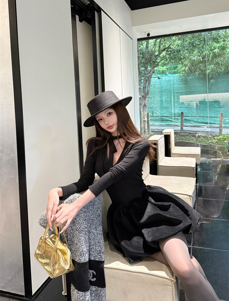 Black sexy frenum knitted splice V-neck dress for women