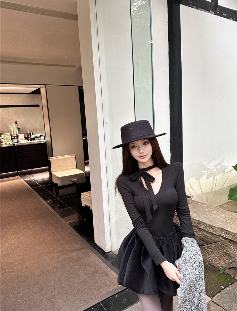 Black sexy frenum knitted splice V-neck dress for women