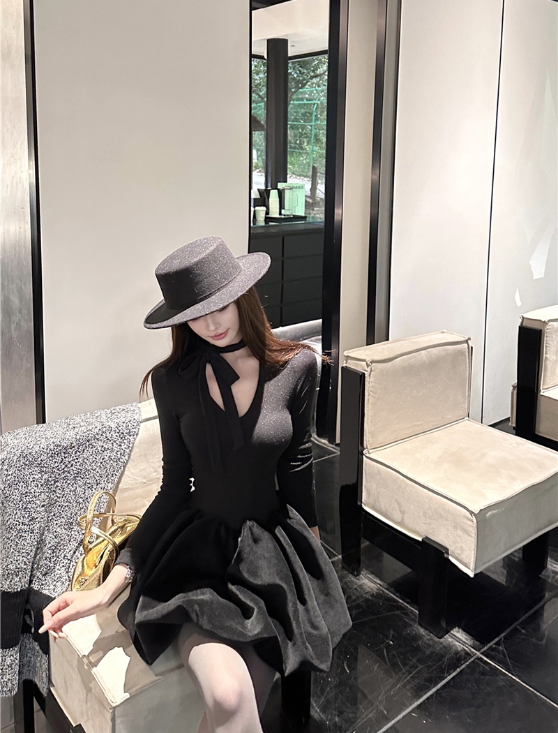 Black sexy frenum knitted splice V-neck dress for women