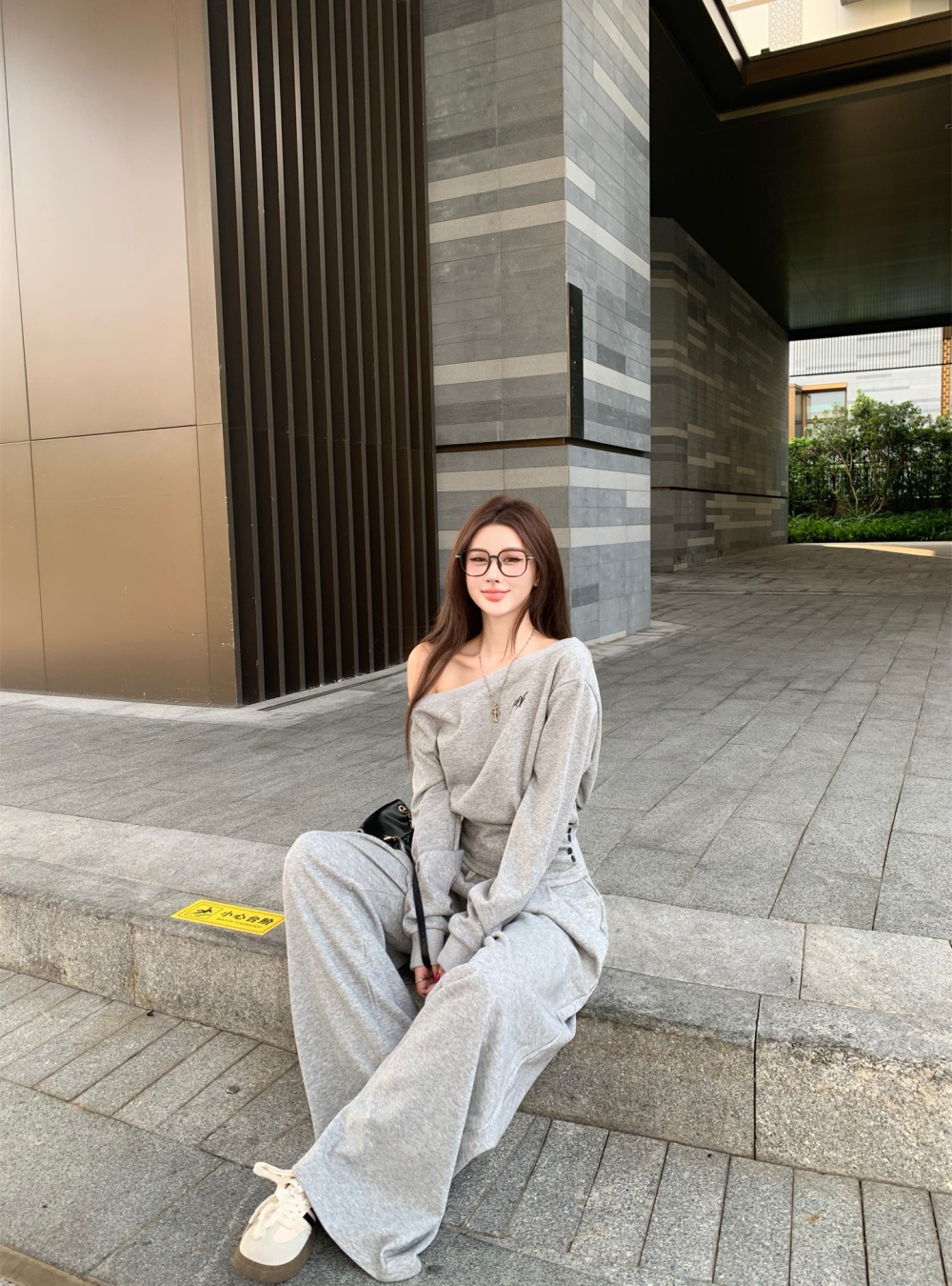 Sloping shoulder casual pants short tops 2pcs set