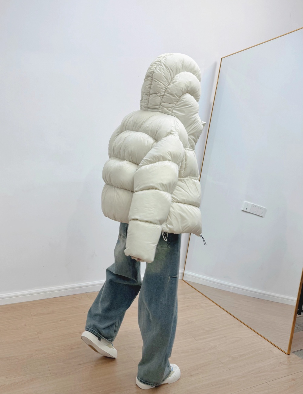 Hooded bud hat short thick down coat