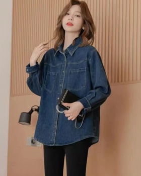 Denim retro shirt wears outside tops for women