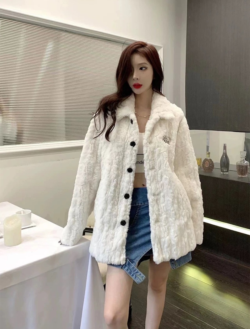 Autumn and winter white fur coat tender fluffy coat