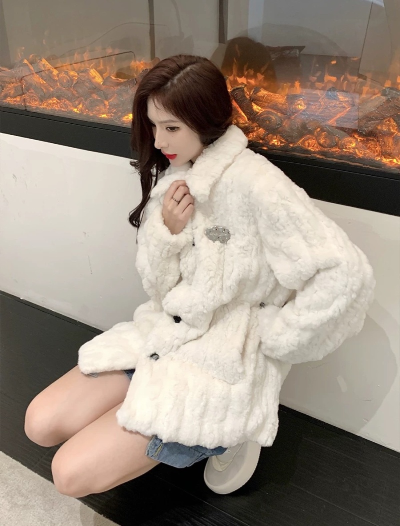 Autumn and winter white fur coat tender fluffy coat