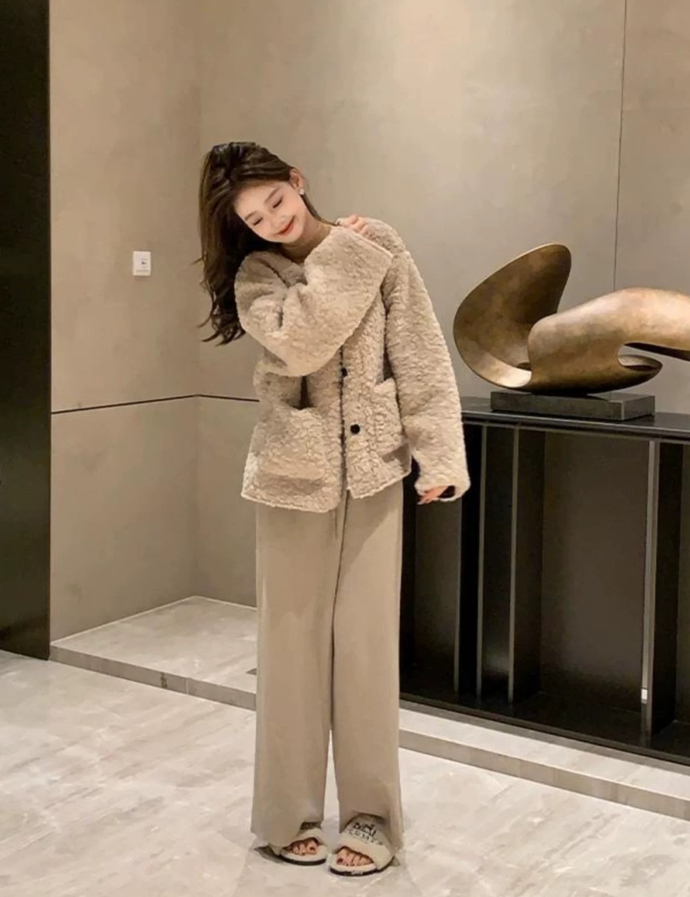 Short round neck coat lamb fur lambs wool tops for women