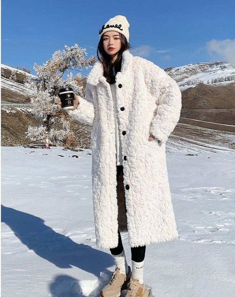 Lambs wool coat imitation of rabbit hair fur coat for women