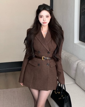 V-neck pinched waist overcoat retro woolen coat