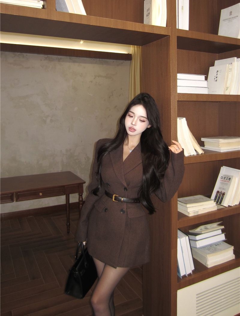 V-neck pinched waist overcoat retro woolen coat