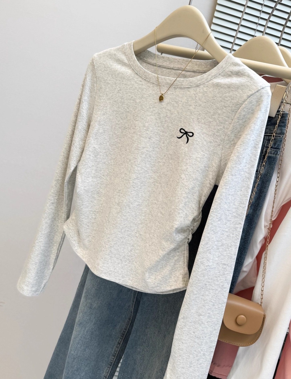 Bow T-shirt bottoming shirt for women