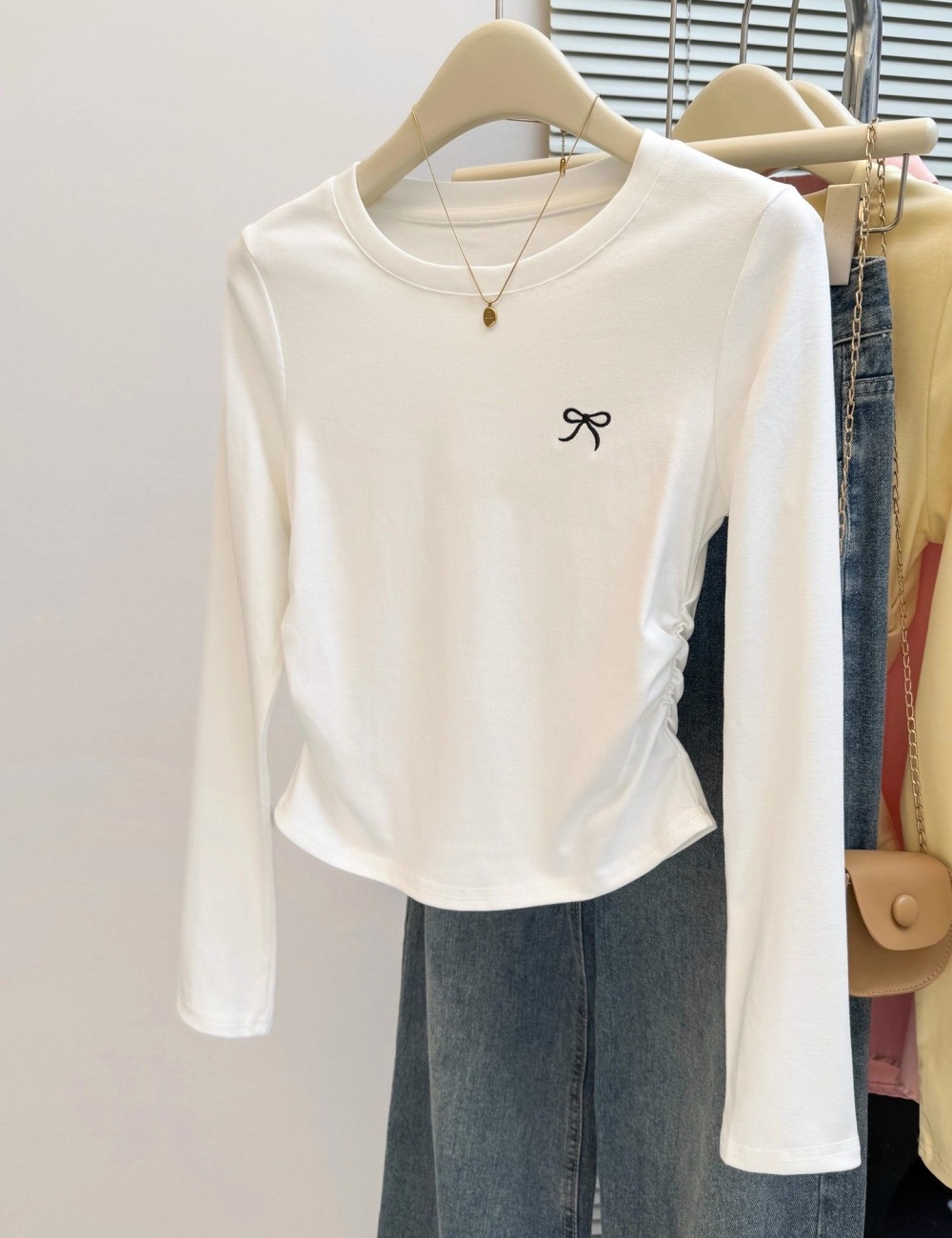 Bow T-shirt bottoming shirt for women