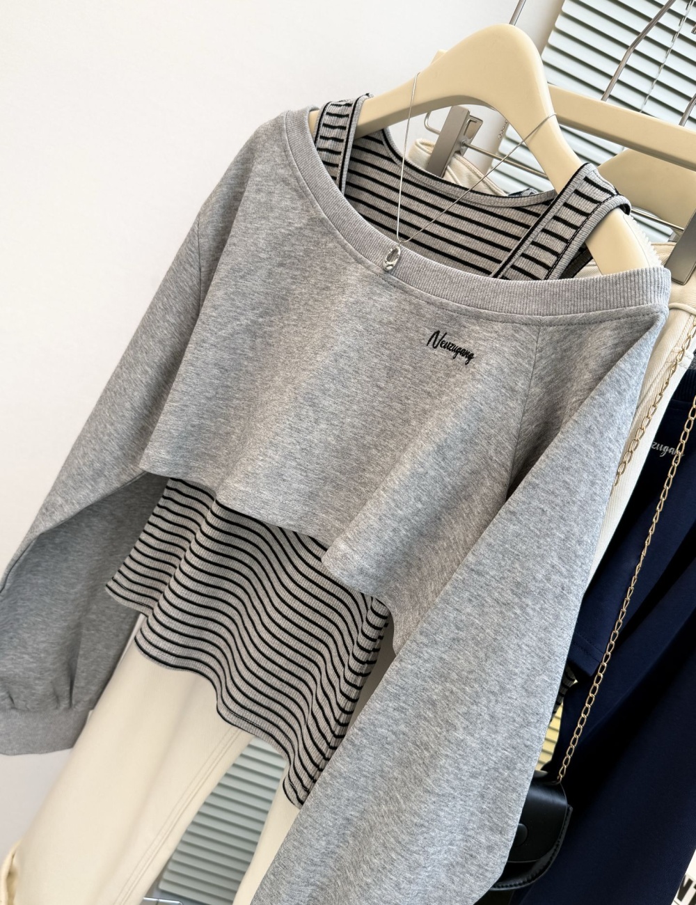 Sloping shoulder tops gray vest 2pcs set for women