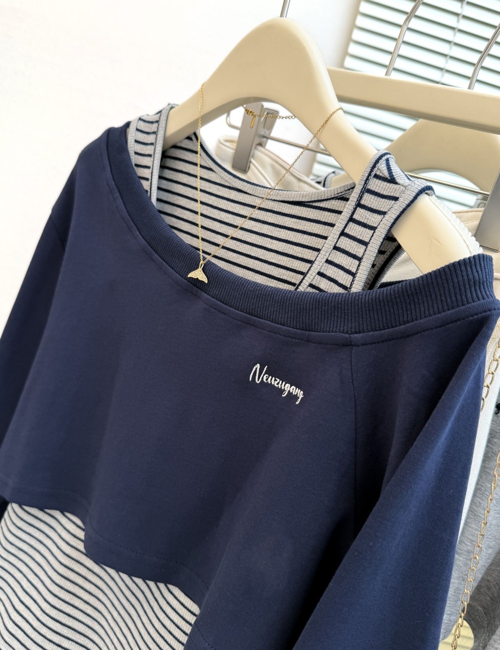 Sloping shoulder tops gray vest 2pcs set for women