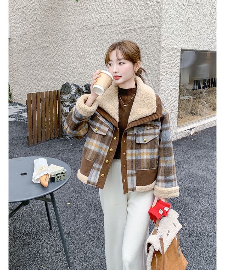 Mixed colors short tops thick thermal coat for women