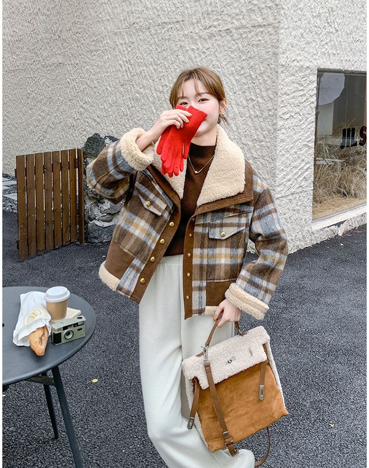 Mixed colors short tops thick thermal coat for women