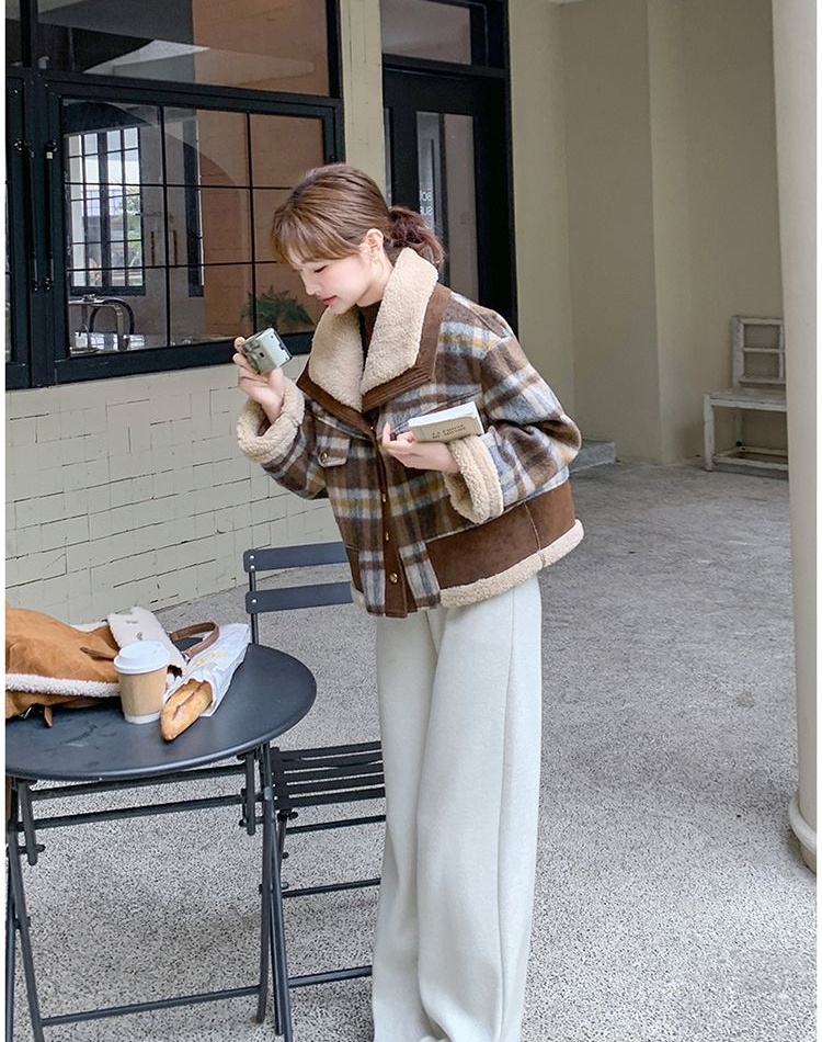 Mixed colors short tops thick thermal coat for women