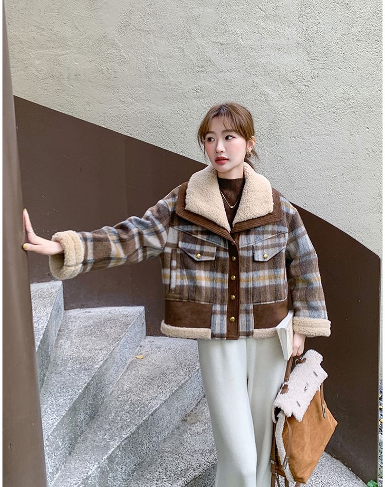 Mixed colors short tops thick thermal coat for women