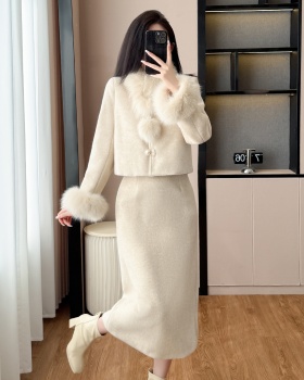 Winter chanelstyle scarf light luxury skirt 2pcs set