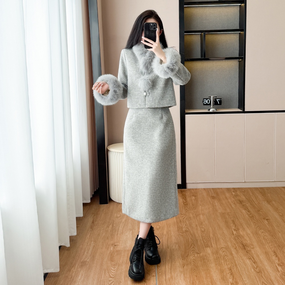 Winter chanelstyle scarf light luxury skirt 2pcs set