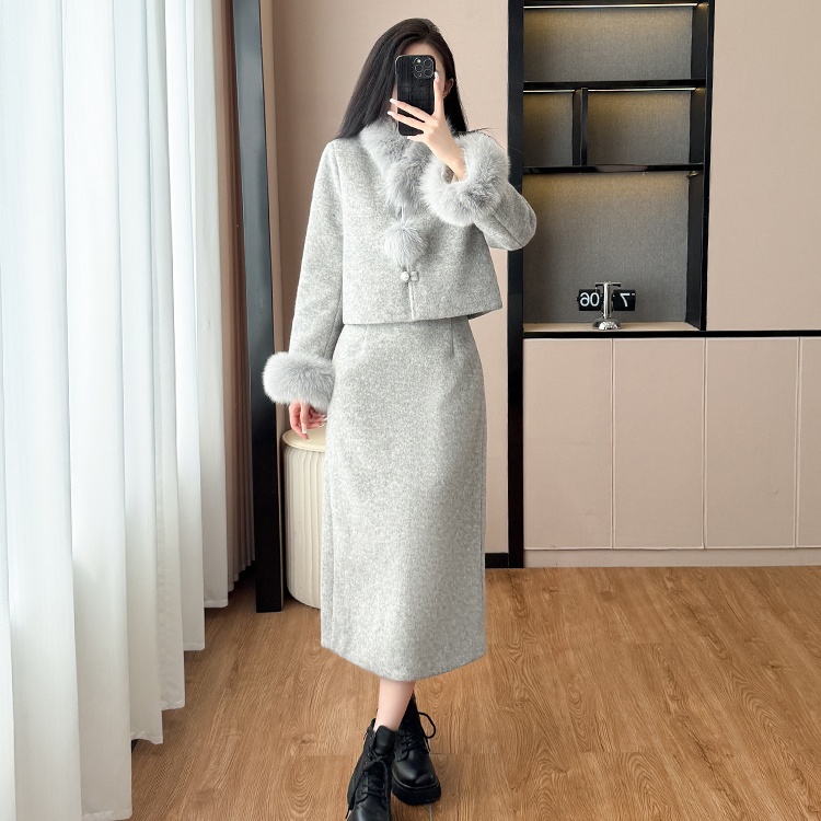 Winter chanelstyle scarf light luxury skirt 2pcs set
