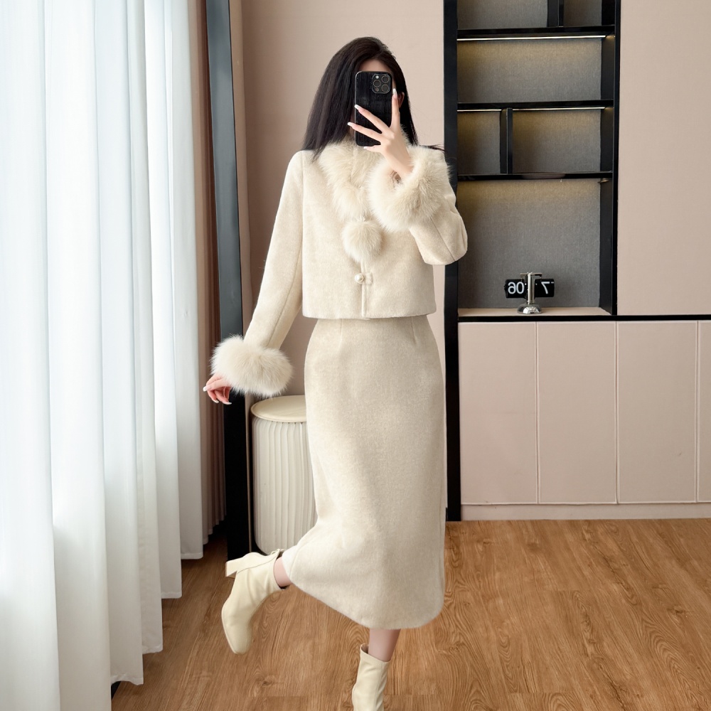 Winter chanelstyle scarf light luxury skirt 2pcs set