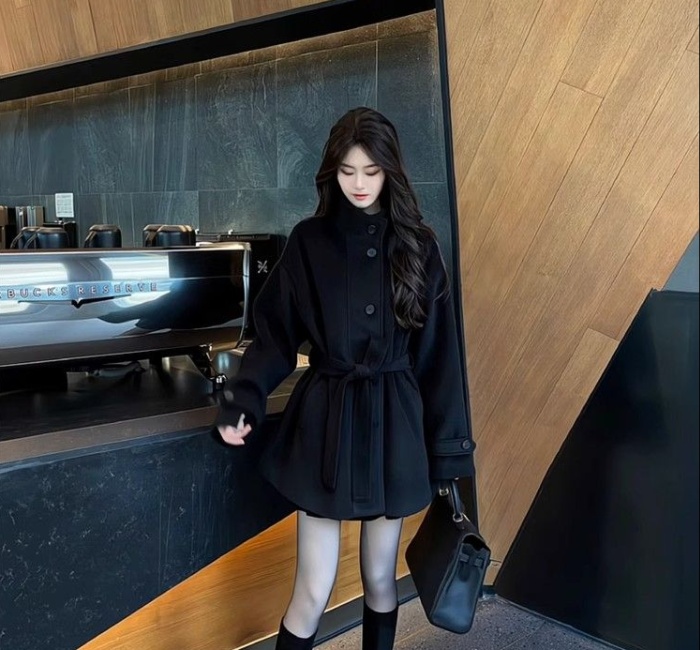 Thick winter woolen coat short black overcoat for women